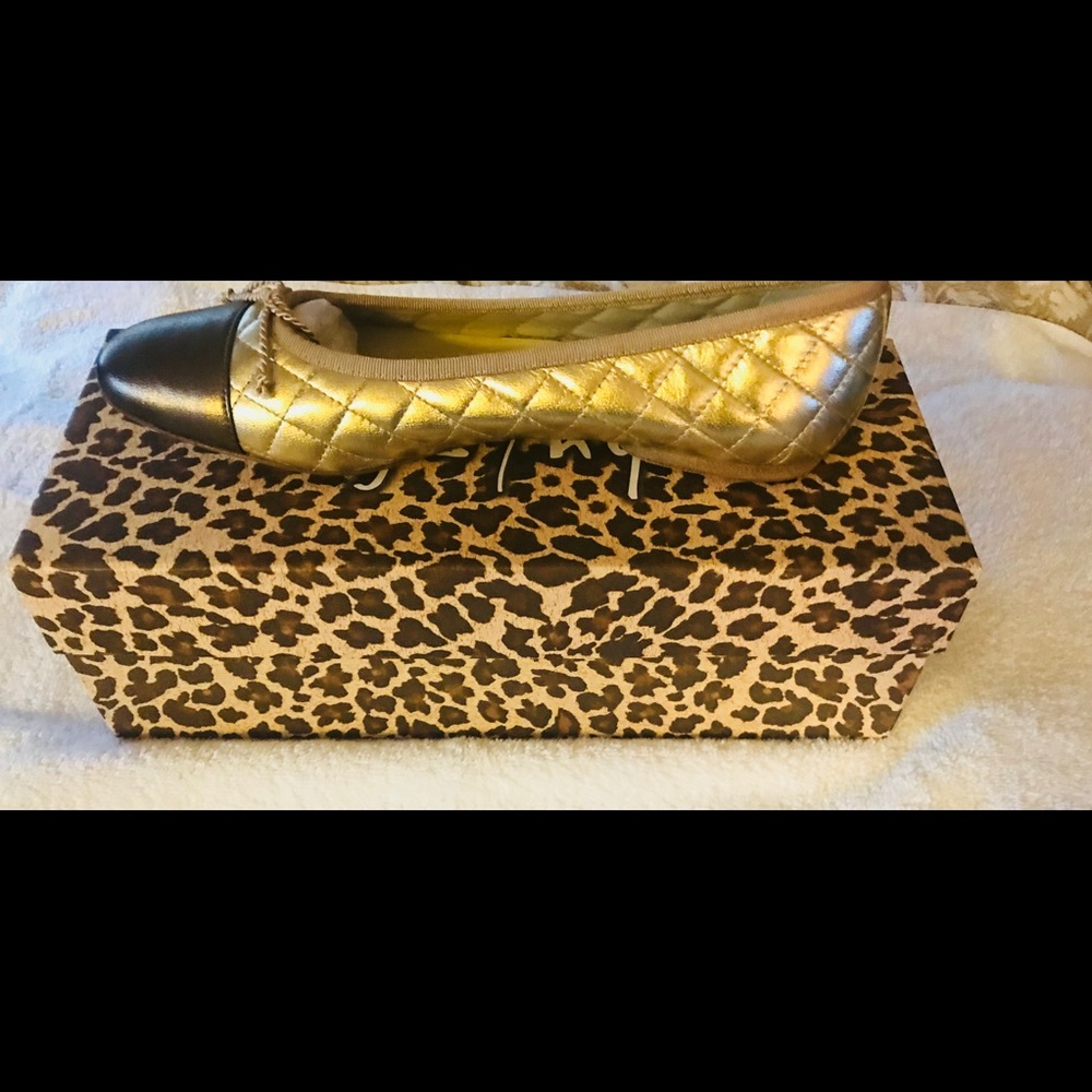 NIB FSNY Gold Ballet Flats with Bow Never Worn 37